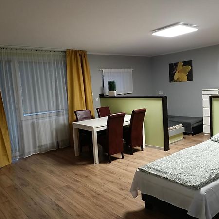 Villa Wypoczynek Letnia Oaza Sobienie Jeziory Exterior foto